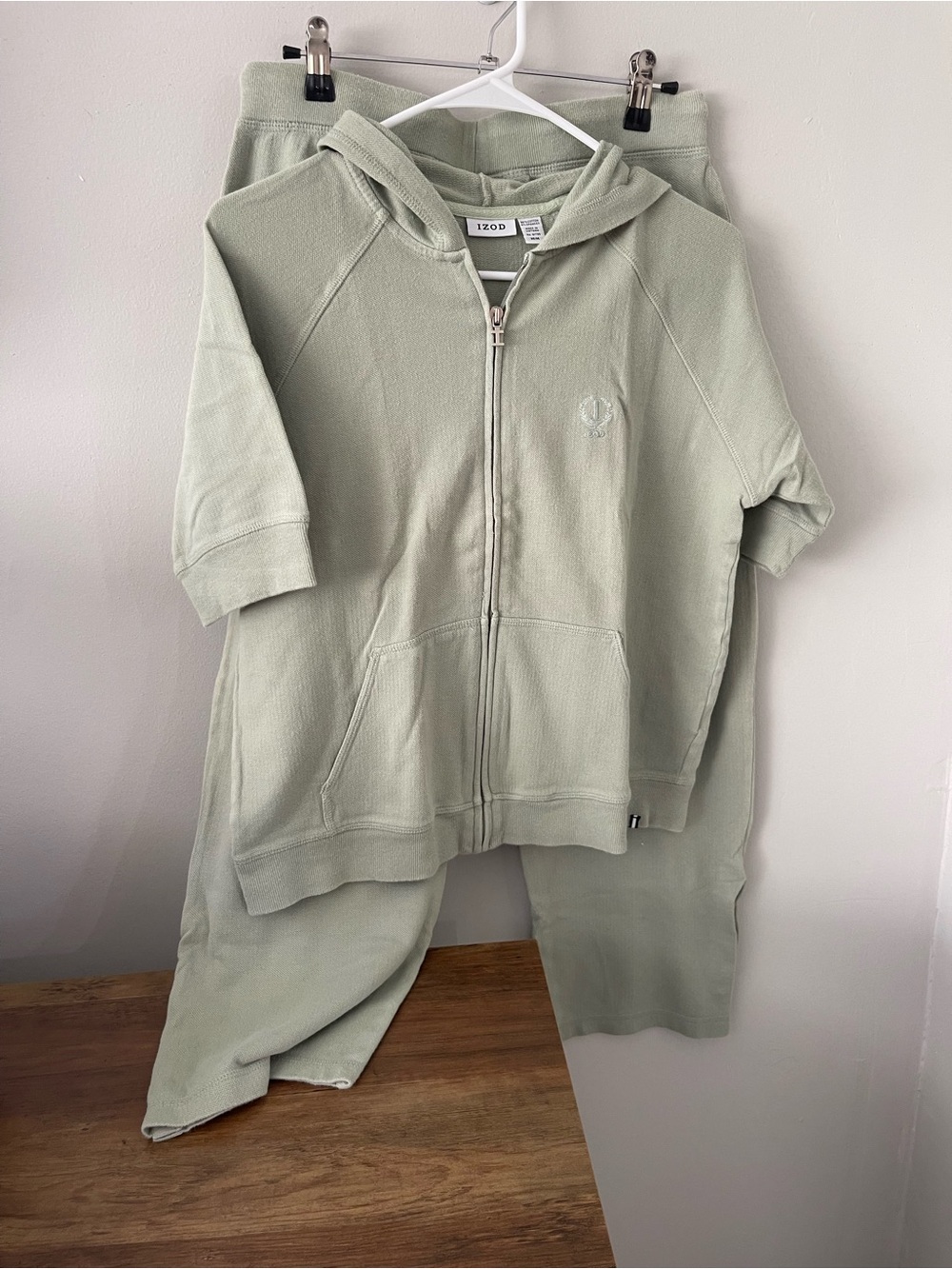 Izod Sage Green Zip Hoodie and Matching Sweatpants Set size medium